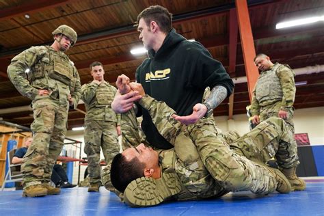 define combative|modern army combatives.